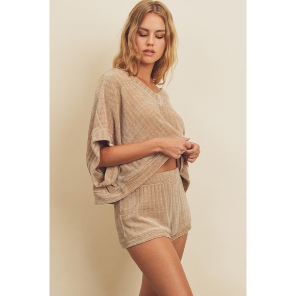 Wayward Chenille Elastic Lounge Shorts - Picture 6 of 6